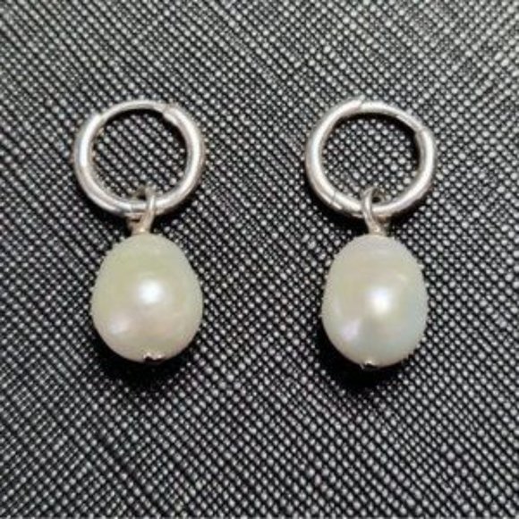 PANDORA fresh water cultured pearl baroque hoop huggie earrings - Picture 3 of 4